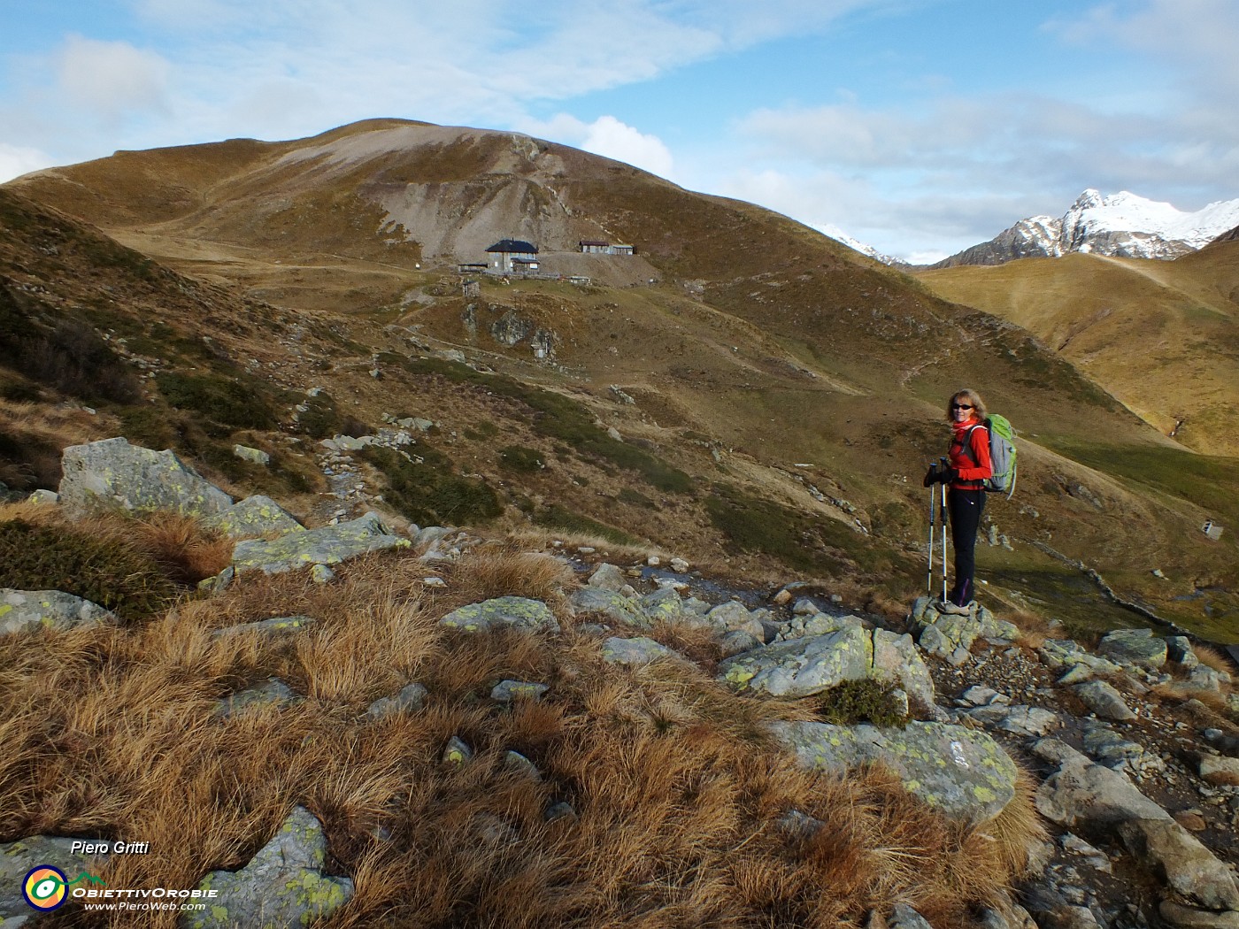 50 Ecco il Rif. Grassi (1987 m).JPG